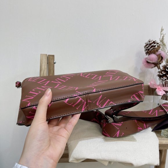 SOLD Authentic Valentino Grid Rosckstud Belt Bag - Picture 2 of 7